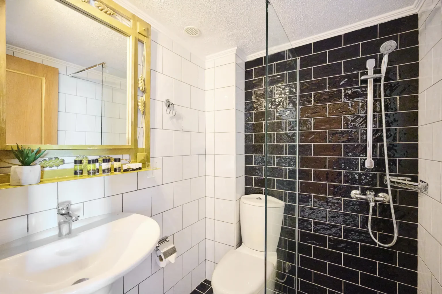 Family Room Side Sea View (7)