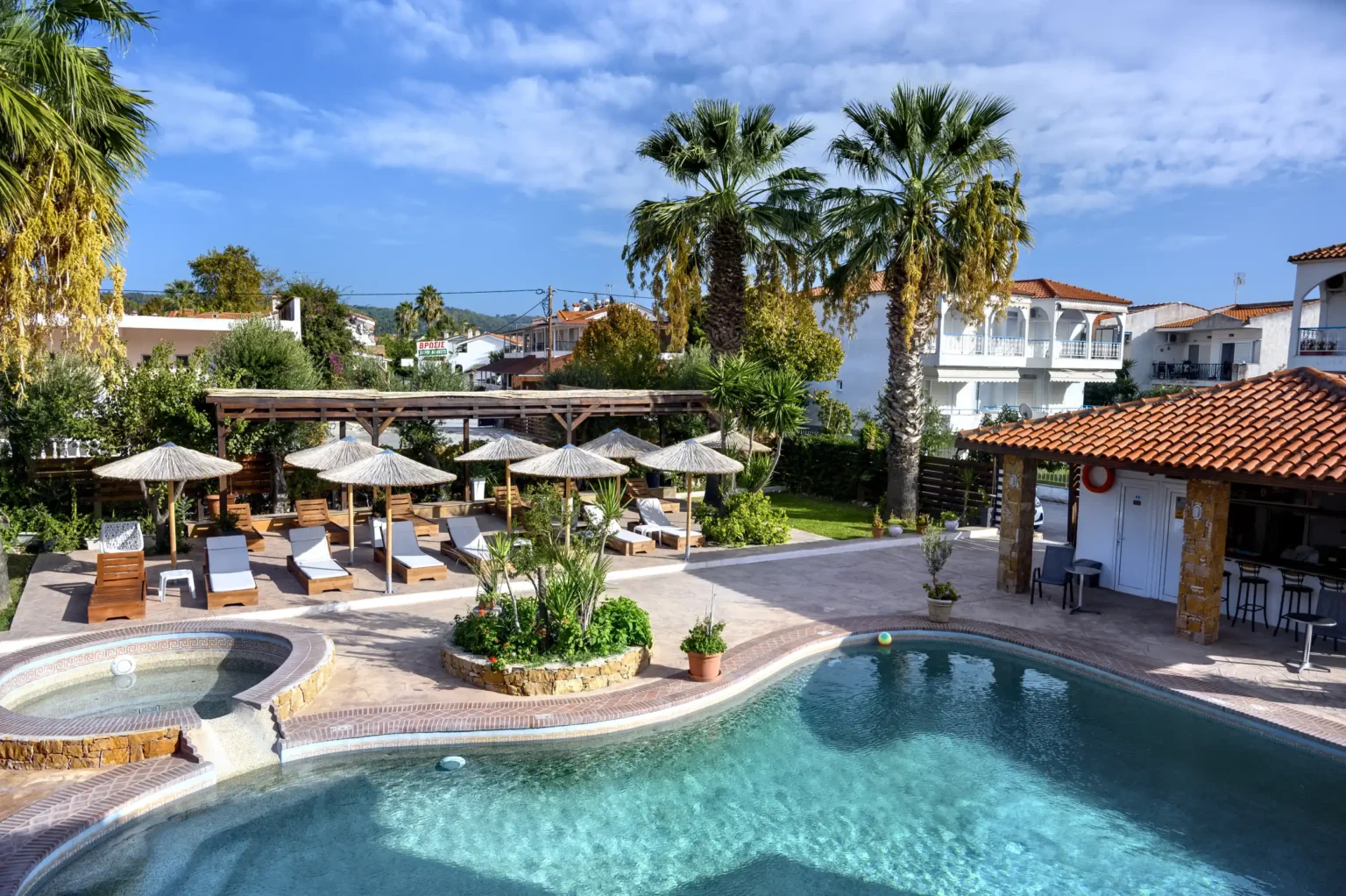 Family Suite Pool View (10)