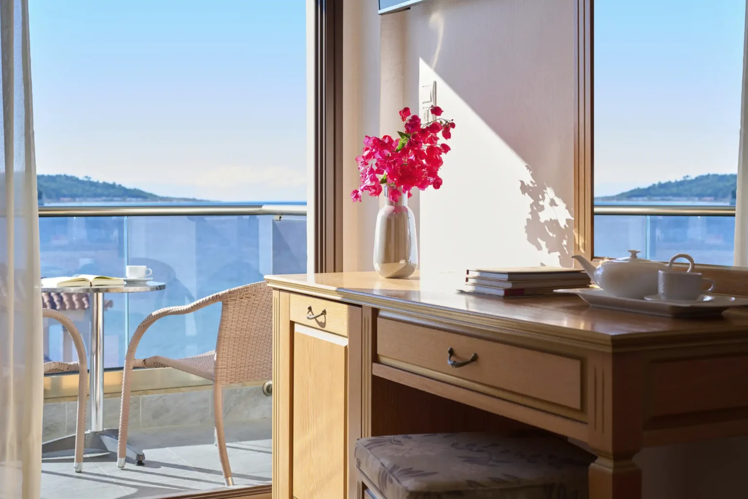 Standard Double Room Side Sea View (3)