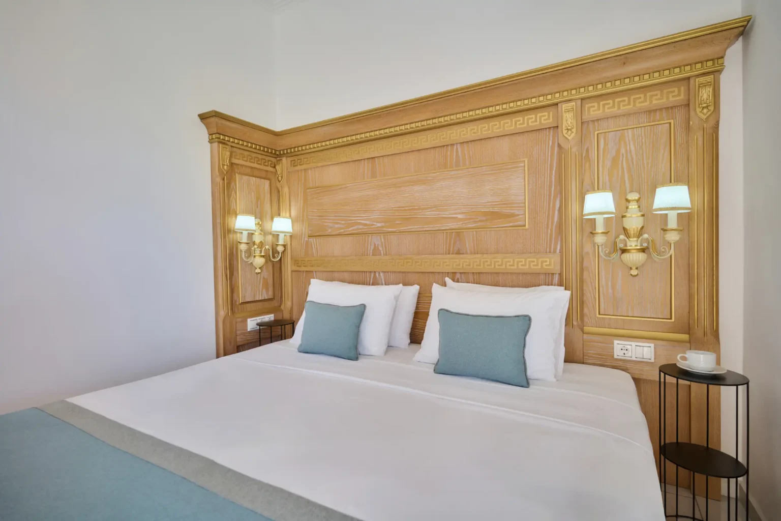 Standard Double Room Side Sea View (4)